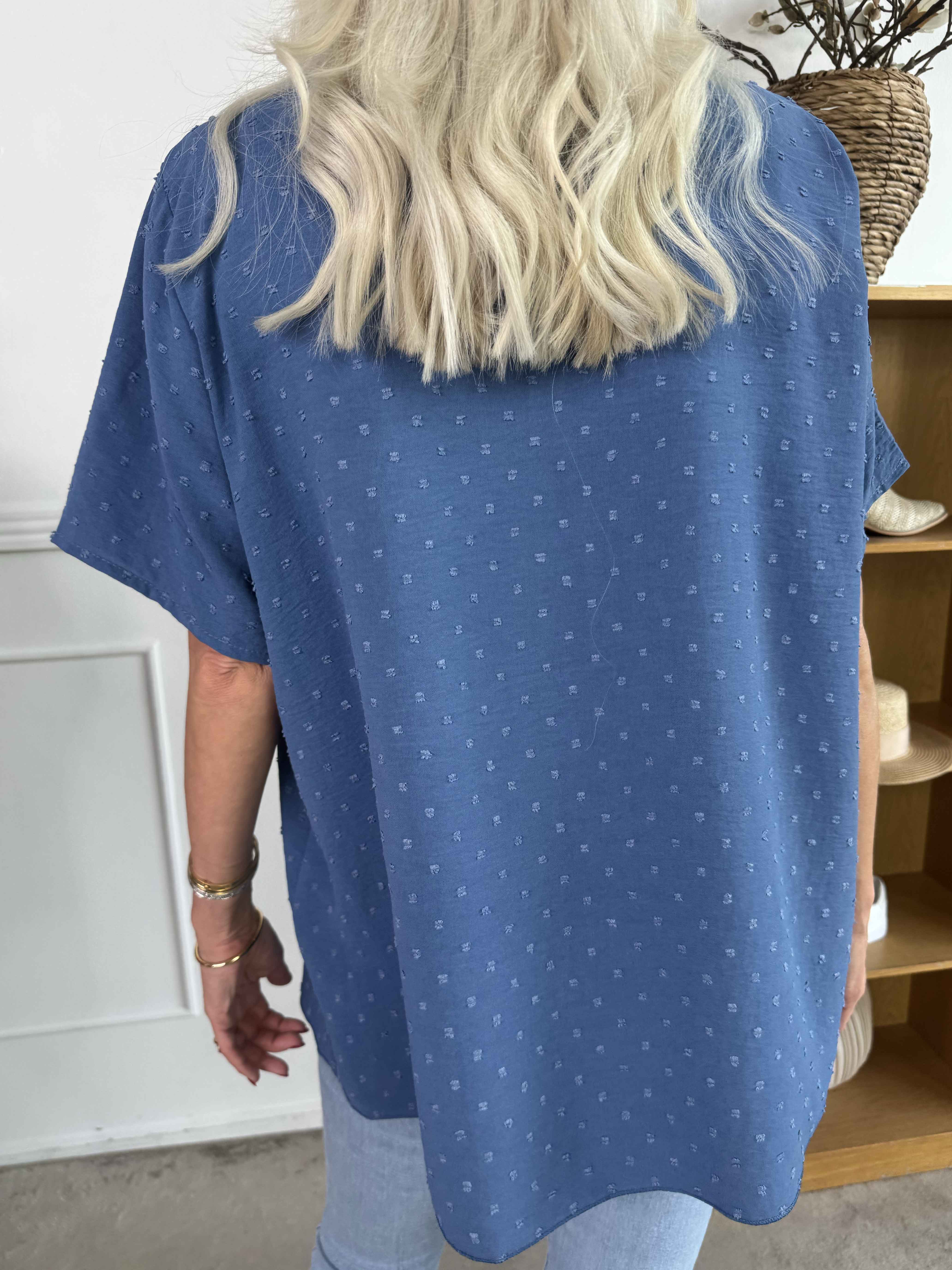 Bloom - Sød tunika med flæsekant og sløjfe